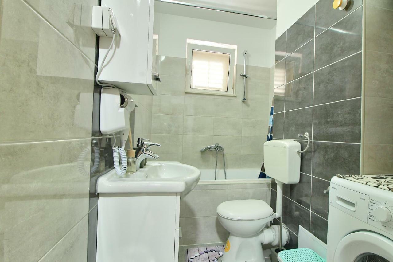 Apartment Marino Makarska Esterno foto